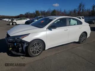 ✅ 2023 Kia Forte GT-Line • VIN: 3KPF54AD5PE669015 • Lot: 91187965. Wystawiony na Copart z przebiegiem 19 617 mil. Bezpłatny archiwum sprzedaży aukcyjnych z USA i szczegółowy raport historii pojazdu na DreamBid. Zdjęcie 1.
