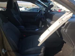 ✅ 2025 Nissan Kicks SV • VIN: 3N8AP6CB5SL368524 • Lot: 43551922. Wystawiony na IAAI z przebiegiem 9 705 mil. Bezpłatny archiwum sprzedaży aukcyjnych z USA i szczegółowy raport historii pojazdu na DreamBid. Zdjęcie 5.