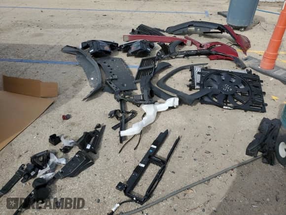 2025 Chevrolet Equinox FWD LT z VIN 3GNAXHEG4SL104735, wystawiony jako Copart lot #50981305 z przebiegiem 3 361 mil mil oraz Szkoda całkowita • Salvage title. Historia ofert i sprzedaży dostępna na DreamBid. Obrazek 13.