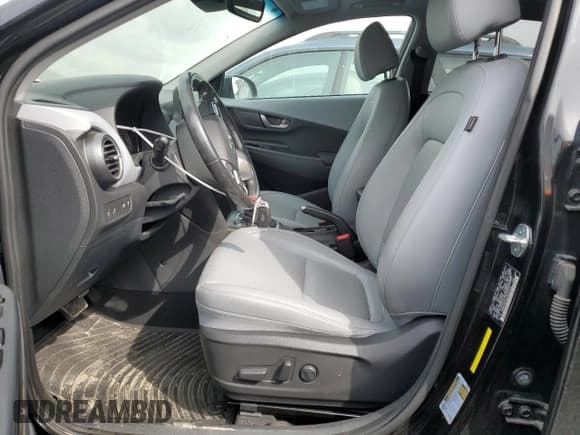 ✅ 2020 Hyundai Kona Limited • VIN: KM8K33A54LU410708 • Лот: 45738004. Опубликован ранее на Copart с пробегом 12 176 миль. Бесплатный доступ к архиву аукционных продаж из США и подробный отчёт об истории автомобиля на DreamBid. Изображение 7.