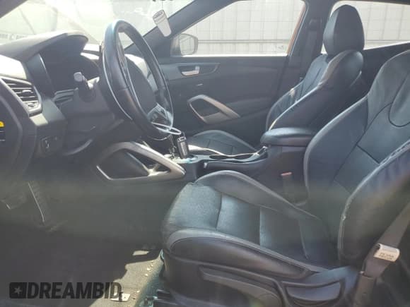 ✅ 2016 Hyundai Veloster Turbo R-Spec • VIN: KMHTC6AE9GU283868 • Lot: 86522244. Wystawiony na Copart z przebiegiem 140 495 mil. Bezpłatny archiwum sprzedaży aukcyjnych z USA i szczegółowy raport historii pojazdu na DreamBid. Zdjęcie 7.