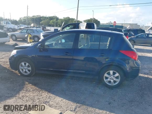 ✅ 2008 Nissan Versa S • VIN: 3N1BC13E18L444468 • Lot: 42876482. Wystawiony na IAAI z przebiegiem 64 893 mil. Bezpłatny archiwum sprzedaży aukcyjnych z USA i szczegółowy raport historii pojazdu na DreamBid. Zdjęcie 14.