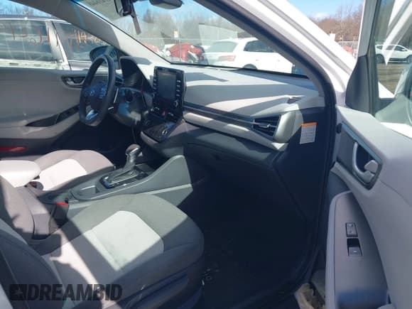 ✅ 2020 Hyundai Ioniq SE • VIN: KMHC65LD7LU199709 • Lot: 41416448. Wystawiony na IAAI z przebiegiem 50 145 mil. Bezpłatny archiwum sprzedaży aukcyjnych z USA i szczegółowy raport historii pojazdu na DreamBid. Zdjęcie 5.