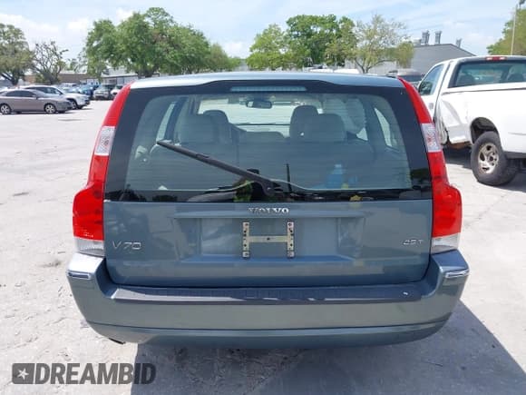 ✅ 2005 Volvo V70 • VIN: YV1SW592152477048 • Lot: 41875105. Listed on IAAI with 137,395 mi. Free auction sales archive from the USA and detailed vehicle history report at DreamBid. Image 16.
