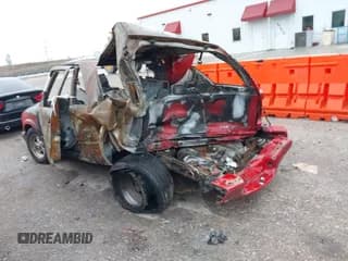 ✅ 2001 Chevrolet Blazer LS • VIN: 1GNCS18W91K256978 • Lot: 41532812. Wystawiony na IAAI z przebiegiem Nie podano. Bezpłatny archiwum sprzedaży aukcyjnych z USA i szczegółowy raport historii pojazdu na DreamBid. Zdjęcie 3.