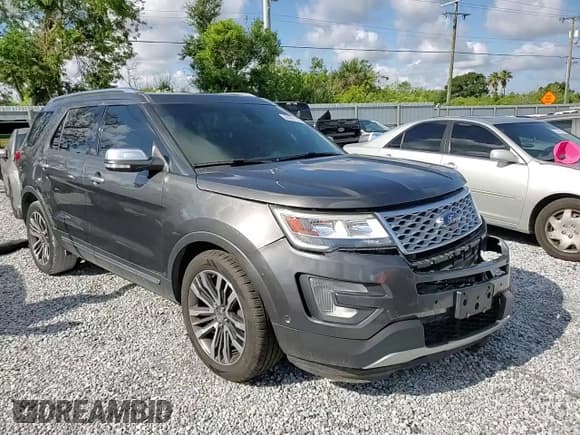 ✅ 2017 Ford Explorer Platinum • VIN: 1FM5K8HT9HGA01868 • Lot: 56565135. Wystawiony na Copart z przebiegiem 130 594 mil. Bezpłatny archiwum sprzedaży aukcyjnych z USA i szczegółowy raport historii pojazdu na DreamBid. Zdjęcie 15.