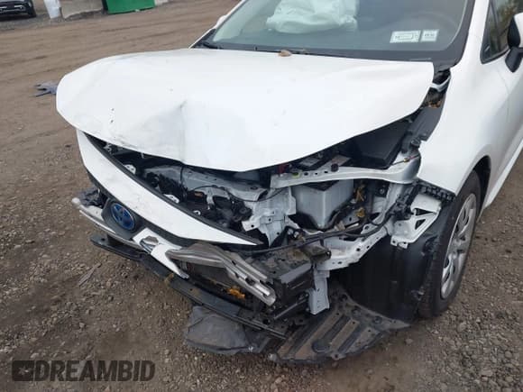 ✅ 2024 Toyota Corolla Hybrid SE • VIN: JTDBDMHE7R3008189 • Lot: 43677090. Listed on IAAI with 44,034 mi. Free auction sales archive from the USA and detailed vehicle history report at DreamBid. Image 6.