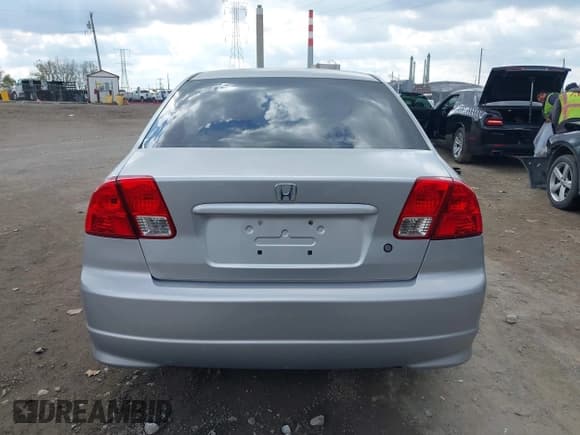 ✅ 2004 Honda Civic EX • VIN: 2HGES26744H625634 • Lot: 43592568. Listed on IAAI with 215,775 mi. Free auction sales archive from the USA and detailed vehicle history report at DreamBid. Image 17.
