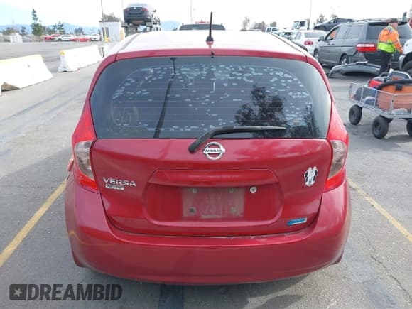 ✅ 2014 Nissan Note S • VIN: 3N1CE2CP5EL385359 • Lot: 41400657. Wystawiony na IAAI z przebiegiem 82 801 mil. Bezpłatny archiwum sprzedaży aukcyjnych z USA i szczegółowy raport historii pojazdu na DreamBid. Zdjęcie 16.