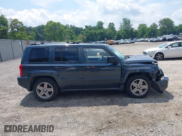 ✅ 2007 Jeep Patriot Limited • VIN: 1J8FT48W37D285614 • Lot: 42616625. Listed on IAAI with 113,502 mi. Free auction sales archive from the USA and detailed vehicle history report at DreamBid. Image 13.