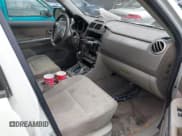 ✅ 2011 Suzuki Grand Vitara Premium • VIN: JS3TD0D28B4101684 • Lot: 42863230. Wystawiony na IAAI z przebiegiem 136 431 mil. Bezpłatny archiwum sprzedaży aukcyjnych z USA i szczegółowy raport historii pojazdu na DreamBid. Zdjęcie 5.