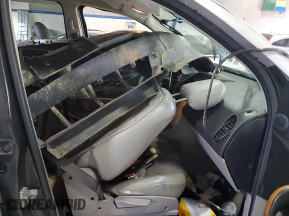 2007 Saturn VUE V6 z VIN 5GZCZ534X7S869216, wystawiony jako Copart lot #74670424 z przebiegiem 198 708 mil mil oraz Nie do naprawy • Non repairable. Historia ofert i sprzedaży dostępna na DreamBid. Obrazek 7.