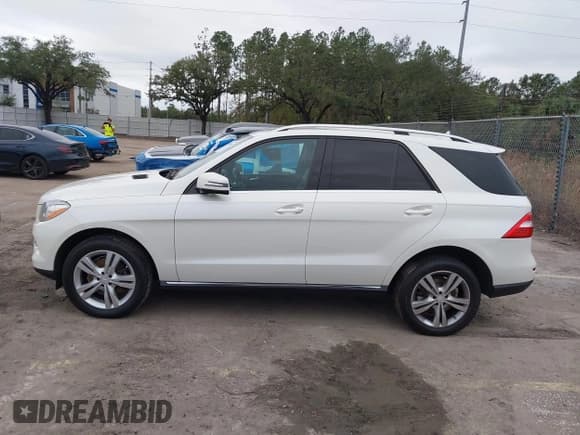 ✅ 2013 Mercedes-Benz M 350 • VIN: 4JGDA5JB3DA159912 • Lot: 43904090. Listed on IAAI with 155,772 mi. Free auction sales archive from the USA and detailed vehicle history report at DreamBid. Image 14.