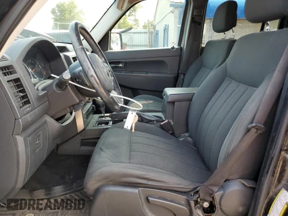✅ 2011 Jeep Liberty Sport • VIN: 1J4PP2GK0BW505348 • Lot: 71401105. Listed on Copart with 181,133 mi. Free auction sales archive from the USA and detailed vehicle history report at DreamBid. Image 7.