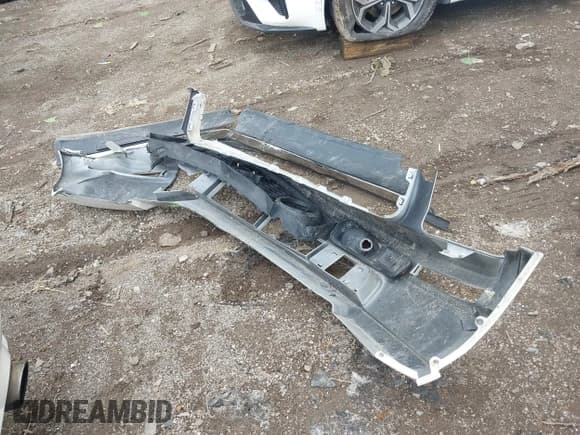 ✅ 2007 Ford Mustang GT Deluxe • VIN: 1ZVFT82HX75304787 • Lot: 42329463. Wystawiony na IAAI z przebiegiem 150 056 mil. Bezpłatny archiwum sprzedaży aukcyjnych z USA i szczegółowy raport historii pojazdu na DreamBid. Zdjęcie 12.