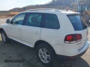 ✅ 2008 Volkswagen Touareg V6 • VIN: WVGBE77L68D050789 • Lot: 43615563. Listed on IAAI with 169,778 mi. Free auction sales archive from the USA and detailed vehicle history report at DreamBid. Image 3.