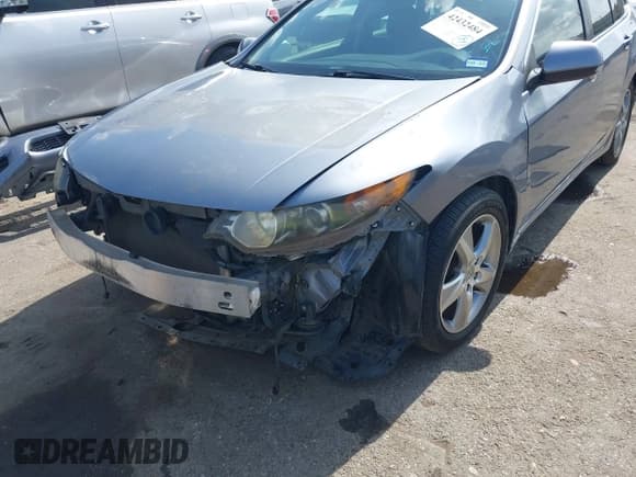 ✅ 2011 Acura TSX Technology • VIN: JH4CW2H6XBC001480 • Lot: 42432484. Listed on IAAI with 140,152 mi. Free auction sales archive from the USA and detailed vehicle history report at DreamBid. Image 6.