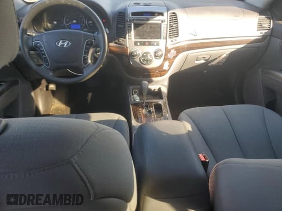 ✅ 2010 Hyundai Santa Fe GLS • VIN: 5NMSG3AB2AH389814 • Лот: 92331595. Опубликован ранее на Copart с пробегом 150 171 миль. Бесплатный доступ к архиву аукционных продаж из США и подробный отчёт об истории автомобиля на DreamBid. Изображение 8.