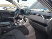 ✅ 2021 Toyota RAV4 LE • VIN: 2T3F1RFV0MC168707 • Лот: 43640558. Опубликован ранее на IAAI с пробегом 50 969 миль. Бесплатный доступ к архиву аукционных продаж из США и подробный отчёт об истории автомобиля на DreamBid. Изображение 5.