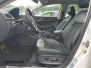 ✅ 2015 Volkswagen Passat SEL Premium • VIN: 1VWCS7A30FC046716 • Лот: 58983275. Опубликован ранее на Copart с пробегом 162 287 миль. Бесплатный доступ к архиву аукционных продаж из США и подробный отчёт об истории автомобиля на DreamBid. Изображение 7.