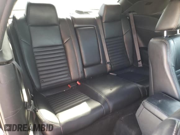 ✅ 2013 Dodge Challenger SXT • VIN: 2C3CDYAG0DH520832 • Lot: 73315994. Wystawiony na Copart z przebiegiem 105 820 mil. Bezpłatny archiwum sprzedaży aukcyjnych z USA i szczegółowy raport historii pojazdu na DreamBid. Zdjęcie 10.