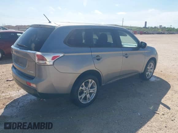 2014 Mitsubishi Outlander SE с VIN JA4AD3A3XEZ019235, выставлен на аукционе IAAI как лот 42559672 с пробегом 176 622 миль миль и . История ставок и продаж доступна на DreamBid. Изображение 4.