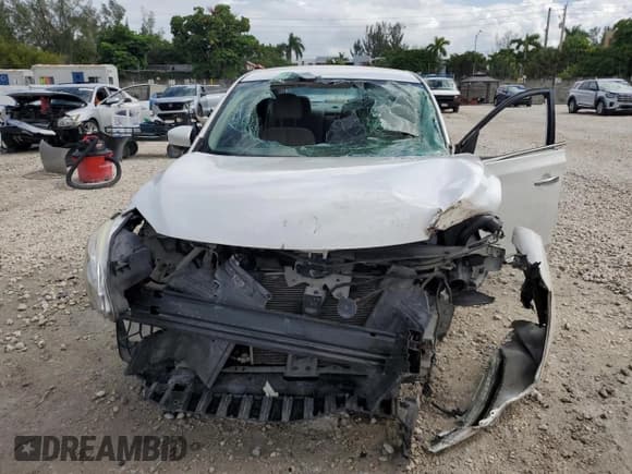 ✅ 2014 Nissan Sentra S • VIN: 3N1AB7AP5EL686519 • Lot: 85421365. Wystawiony na Copart z przebiegiem Nie podano. Bezpłatny archiwum sprzedaży aukcyjnych z USA i szczegółowy raport historii pojazdu na DreamBid. Zdjęcie 5.