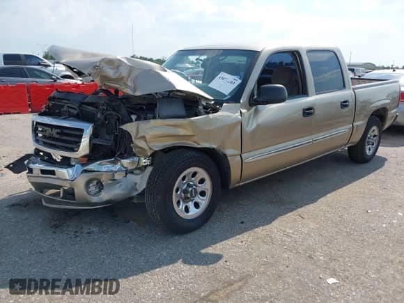 2007 GMC Sierra 1500 SL with VIN 2GTEC13V071127582, listed as a IAAI auction lot 43021203 with 90,027 mi miles and . Bid and sale history available at DreamBid. Image 2.