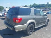 ✅ 2004 Toyota Sequoia SR5 • VIN: 5TDBT44A14S222737 • Lot: 42855366. Listed on IAAI with 232,835 mi. Free auction sales archive from the USA and detailed vehicle history report at DreamBid. Image 4.