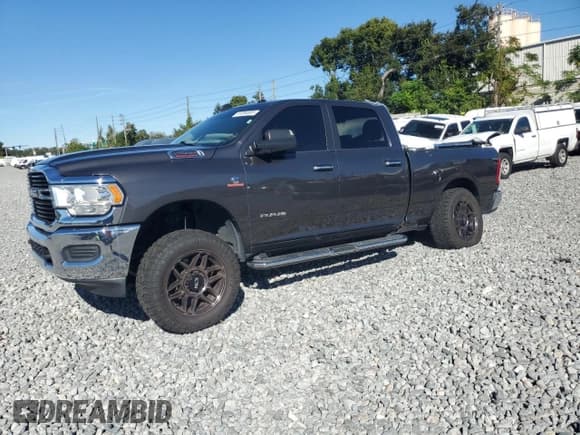✅ 2019 Ram 2500 Big Horn • VIN: 3C6UR5DL0KG650218 • Lot: 91394585. Wystawiony na Copart z przebiegiem 197 781 mil. Bezpłatny archiwum sprzedaży aukcyjnych z USA i szczegółowy raport historii pojazdu na DreamBid. Zdjęcie 1.