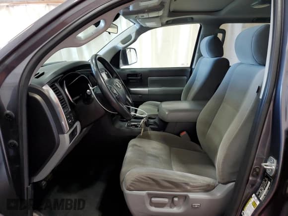 ✅ 2018 Toyota Sequoia SR5 • VIN: 5TDZY5G15JS070829 • Лот: 66050725. Опубликован ранее на Copart с пробегом 290 351 миль. Бесплатный доступ к архиву аукционных продаж из США и подробный отчёт об истории автомобиля на DreamBid. Изображение 7.