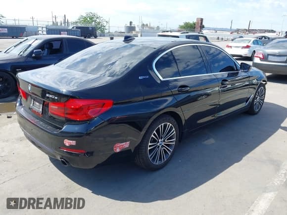✅ 2019 BMW 5 Series 530e • VIN: WBAJA9C55KB253638 • Lot: 43242975. Listed on IAAI with 76,203 mi. Free auction sales archive from the USA and detailed vehicle history report at DreamBid. Image 4.