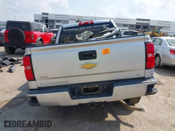 2017 Chevrolet Silverado 1500 LT with VIN 3GCUKREC4HG504058, listed as a IAAI auction lot 43038017 with Not provided miles and . Bid and sale history available at DreamBid. Image 15.