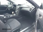 ✅ 2013 Hyundai Genesis Coupe Premium • VIN: KMHHT6KD5DU095906 • Lot: 42230462. Wystawiony na IAAI z przebiegiem 118 279 mil. Bezpłatny archiwum sprzedaży aukcyjnych z USA i szczegółowy raport historii pojazdu na DreamBid. Zdjęcie 5.