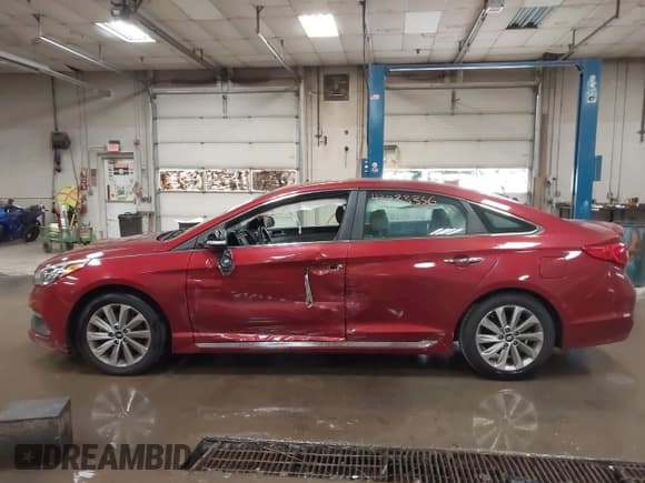 ✅ 2016 Hyundai Sonata Sport • VIN: 5NPE34AF2GH389647 • Lot: 43233336. Wystawiony na IAAI z przebiegiem 145 808 mil. Bezpłatny archiwum sprzedaży aukcyjnych z USA i szczegółowy raport historii pojazdu na DreamBid. Zdjęcie 14.