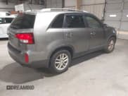 ✅ 2015 Kia Sorento LX • VIN: 5XYKT4A73FG579149 • Lot: 43679324. Listed on IAAI with 172,151 mi. Free auction sales archive from the USA and detailed vehicle history report at DreamBid. Image 4.