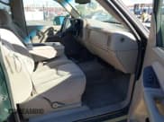 ✅ 2003 Chevrolet Silverado 2500HD LS • VIN: 1GCHK23193F166158 • Lot: 41483404. Wystawiony na IAAI z przebiegiem 238 704 mil. Bezpłatny archiwum sprzedaży aukcyjnych z USA i szczegółowy raport historii pojazdu na DreamBid. Zdjęcie 5.