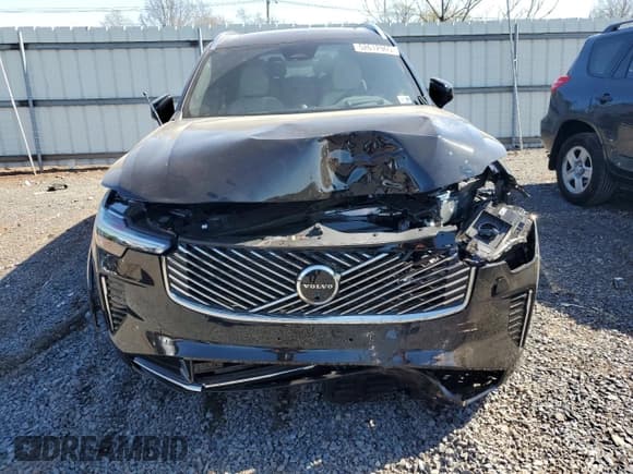 ✅ 2025 Volvo XC90 • VIN: YV4062PGXS1375711 • Lot: 52612965. Wystawiony na Copart z przebiegiem 40 mil. Bezpłatny archiwum sprzedaży aukcyjnych z USA i szczegółowy raport historii pojazdu na DreamBid. Zdjęcie 5.