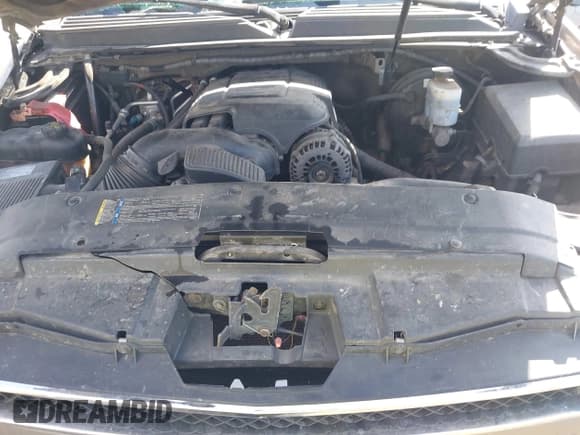 ✅ 2009 Chevrolet Suburban 2LT • VIN: 1GNFC260X9R273998 • Lot: 43517089. Wystawiony na IAAI z przebiegiem Nie podano. Bezpłatny archiwum sprzedaży aukcyjnych z USA i szczegółowy raport historii pojazdu na DreamBid. Zdjęcie 10.