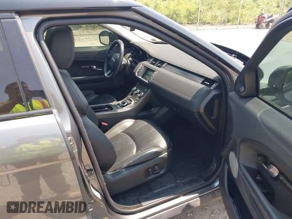 ✅ 2019 Land Rover Range Rover Evoque SE • VIN: SALVP2RX7KH348131 • Lot: 42404298. Listed on IAAI with 53,420 mi. Free auction sales archive from the USA and detailed vehicle history report at DreamBid. Image 5.