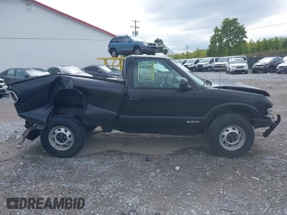 ✅ 1999 Chevrolet S-10 LS • VIN: 1GCDT14X1X8108564 • Lot: 43241574. Wystawiony na IAAI z przebiegiem 68 351 mil. Bezpłatny archiwum sprzedaży aukcyjnych z USA i szczegółowy raport historii pojazdu na DreamBid. Zdjęcie 13.