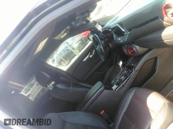 2020 Chevrolet Blazer RS z VIN 3GNKBERS4LS684818, wystawiony jako IAAI lot #42794067 z przebiegiem 63 312 mil mil oraz . Historia ofert i sprzedaży dostępna na DreamBid. Obrazek 5.