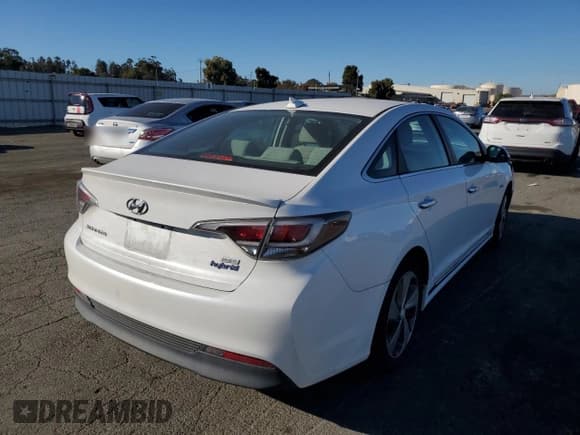✅ 2016 Hyundai Sonata • VIN: KMHE14L20GA030896 • Лот: 74305143. Опубликован ранее на Copart с пробегом 83 436 миль. Бесплатный доступ к архиву аукционных продаж из США и подробный отчёт об истории автомобиля на DreamBid. Изображение 3.