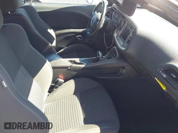 ✅ 2020 Dodge Challenger R/T • VIN: 2C3CDZBT5LH155077 • Lot: 43560315. Wystawiony na IAAI z przebiegiem 83 535 mil. Bezpłatny archiwum sprzedaży aukcyjnych z USA i szczegółowy raport historii pojazdu na DreamBid. Zdjęcie 5.