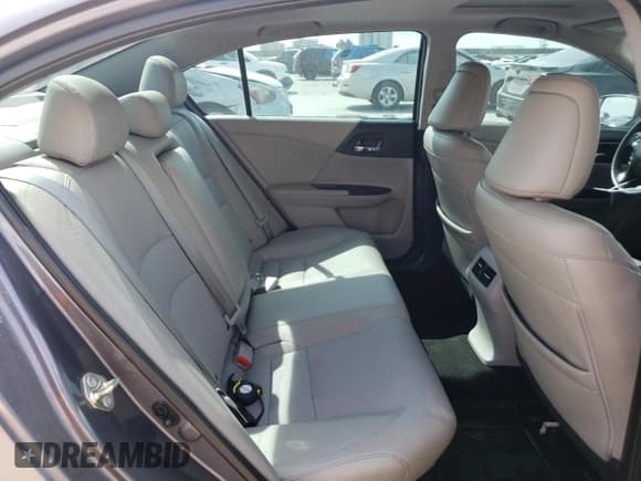 ✅ 2015 Honda Accord EX-L • VIN: 1HGCR2F81FA135536 • Lot: 55122795. Wystawiony na Copart z przebiegiem Nie podano. Bezpłatny archiwum sprzedaży aukcyjnych z USA i szczegółowy raport historii pojazdu na DreamBid. Zdjęcie 10.