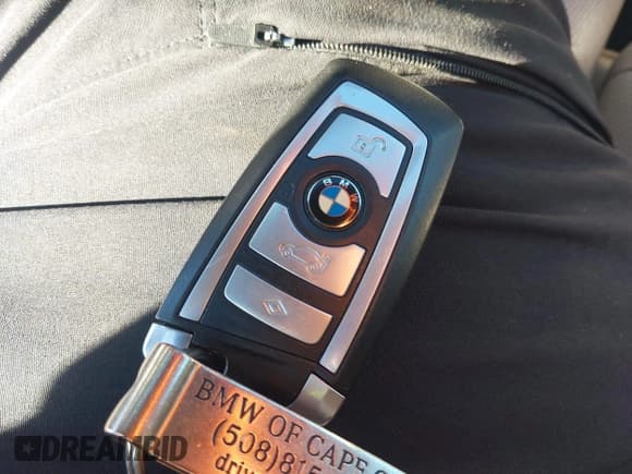 ✅ 2011 BMW 7 Series 750i xDrive • VIN: WBAKC6C56BC395326 • Lot: 43788385. Wystawiony na IAAI z przebiegiem 185 610 mil. Bezpłatny archiwum sprzedaży aukcyjnych z USA i szczegółowy raport historii pojazdu na DreamBid. Zdjęcie 11.