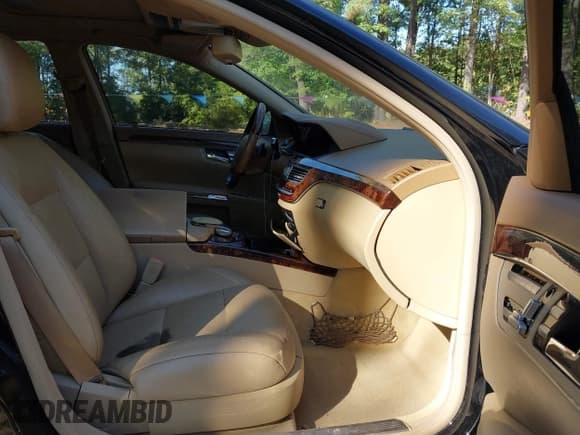 ✅ 2010 Mercedes-Benz S 550 • VIN: WDDNG8GB0AA315650 • Lot: 43284119. Wystawiony na IAAI z przebiegiem 207 115 mil. Bezpłatny archiwum sprzedaży aukcyjnych z USA i szczegółowy raport historii pojazdu na DreamBid. Zdjęcie 5.