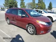 ✅ 2013 Toyota Sienna LE AAS • VIN: 5TDKK3DC9DS308070 • Lot: 91216365. Wystawiony na Copart z przebiegiem 121 337 mil. Bezpłatny archiwum sprzedaży aukcyjnych z USA i szczegółowy raport historii pojazdu na DreamBid. Zdjęcie 4.