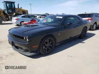 2017 Dodge Challenger 392 Hemi Scat Pack Shaker z VIN 2C3CDZFJ5HH627231, wystawiony jako Copart lot #43100374 z przebiegiem 52 293 mil mil oraz Czysty tytuł • Clean title. Historia ofert i sprzedaży dostępna na DreamBid. Obrazek 1.