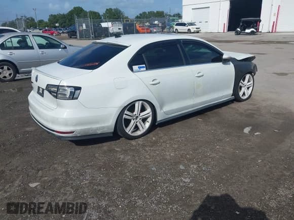 ✅ 2017 Volkswagen Jetta GLI • VIN: 3VW5T7AJ2HM321170 • Lot: 43364539. Listed on IAAI with 185,341 mi. Free auction sales archive from the USA and detailed vehicle history report at DreamBid. Image 4.